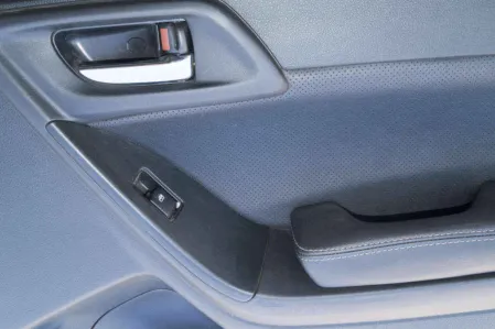 Subaru Forester SJ обшивка задней правой двери